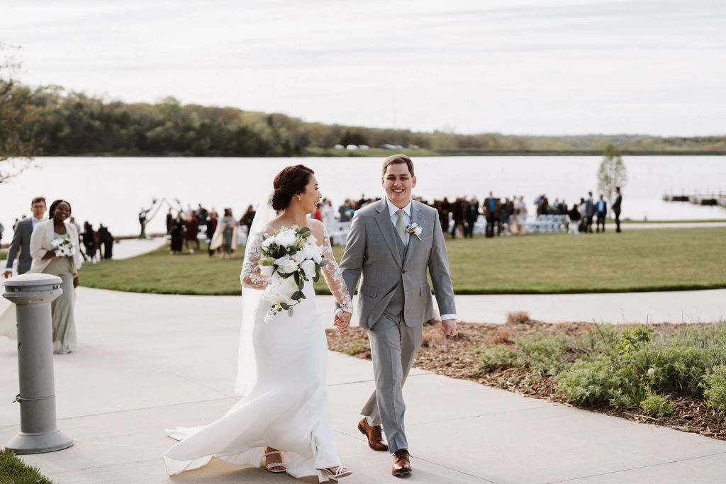 Just married, photograph 8 of 9